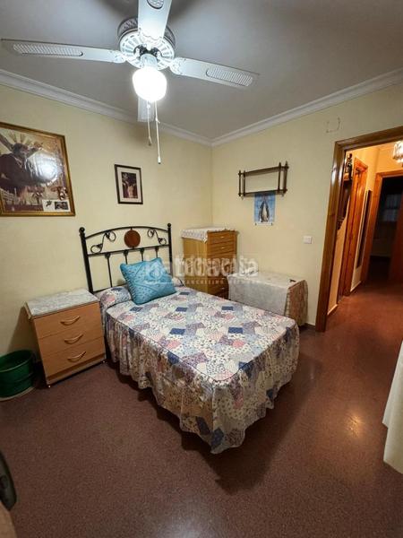 Foto 04ad6789-b41d-4c19-b343-c83bd90fcf5f. Casa aparellada a Écija