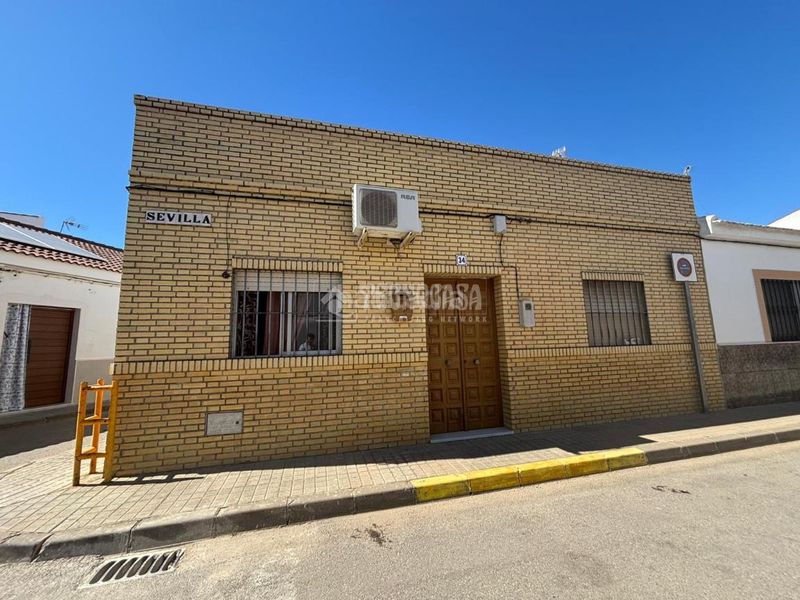Foto dabf2094-101c-451e-8f8b-432eeaef9e68. Casa  en venta en Écija
