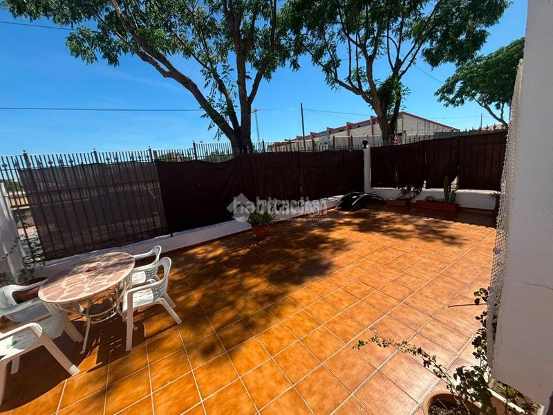 Foto 15d05d03-f5fb-426f-aa7a-e540ae7bcc0b. Casa aparellada a Écija