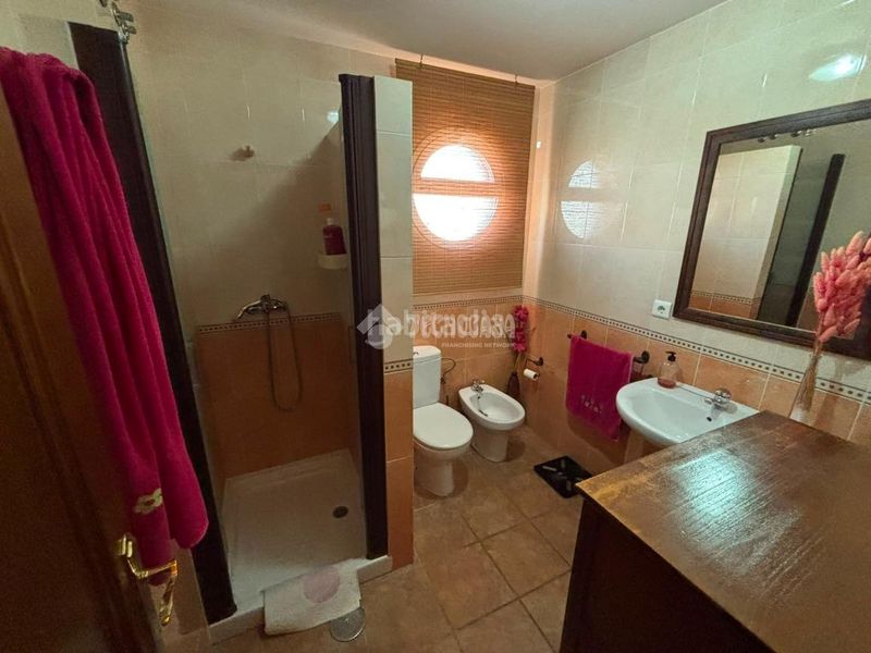 Foto 2f286c76-59d0-4db7-a644-45b674697bd1. Casa aparellada a Écija