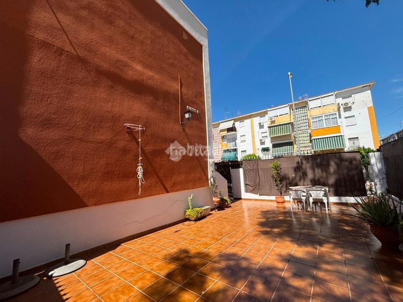 Foto 49fd84e7-72f8-4fec-98ab-16642412425e. Casa aparellada a Écija