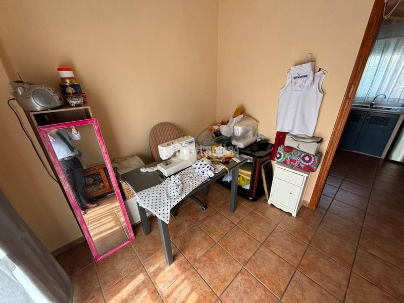 Foto b146bb10-48ee-4660-9711-ad075f55d132. Casa aparellada a Écija