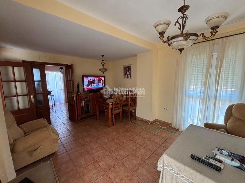 Foto d197702a-80af-4972-9184-b5432c68a06a. Casa aparellada a Écija