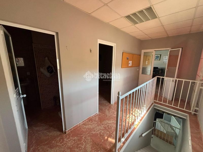 Foto 8a449415-7d63-4972-b420-d78dbc823ec0. Casa aparellada a Écija
