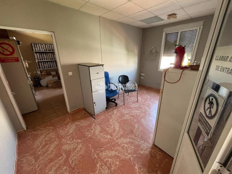 Foto f4a6714a-20c8-4e8b-90a7-9eeb69e9ac34. Casa aparellada a Écija