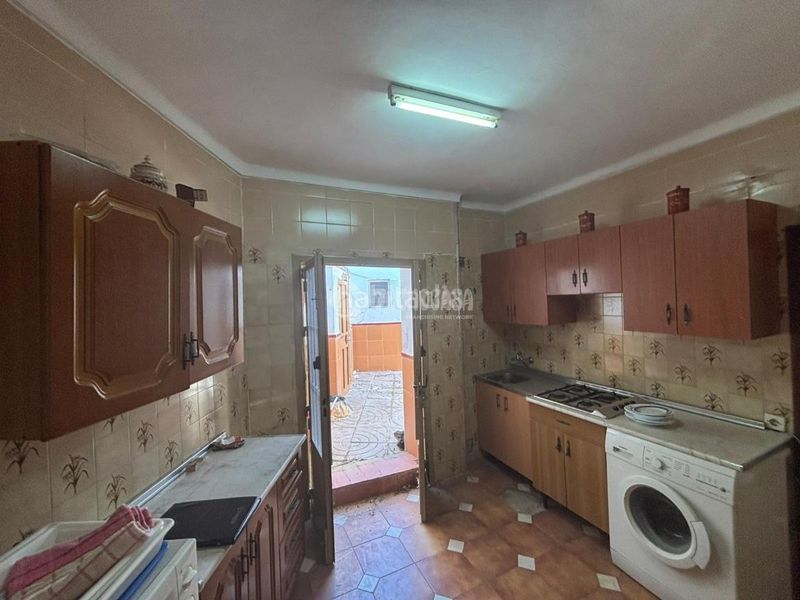 Foto 54f8338d-b81c-4416-af61-f6111b0768a2. Casa aparellada a Écija