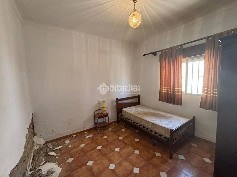 Foto 7981cb19-a4bd-4ef1-b359-d88e0c357ce8. Casa aparellada a Écija