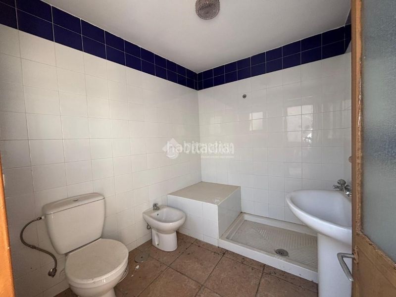 Foto f4823153-02e4-41d5-b486-f5d073e776ea. Casa aparellada a Écija
