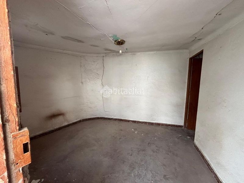 Foto 81705b84-7ef0-4c36-8e51-d82ef4988156. Casa aparellada a Écija