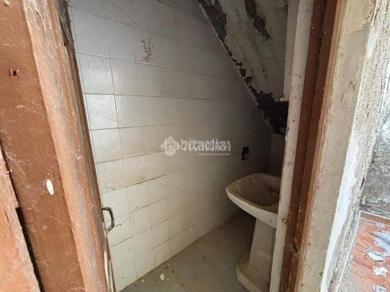Foto ba39f498-1726-40ee-ad7f-8fcbeaf285e5. Casa aparellada a Écija