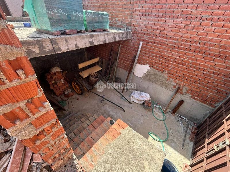 Foto 3fa9c581-e98c-4637-ba7a-76b2360b00ff. Casa aparellada a Écija