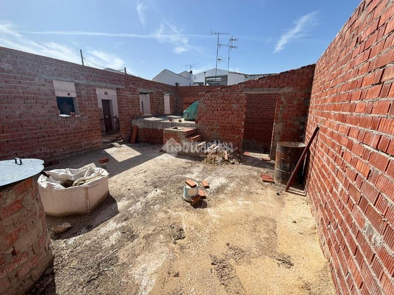 Foto c0a6e3a1-8ee5-4c44-b2c2-3830c1618b74. Casa aparellada a Écija