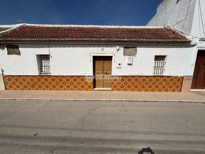 Foto c68fb014-88d7-4480-88d6-402b0758c8e7. Casa aparellada a Écija