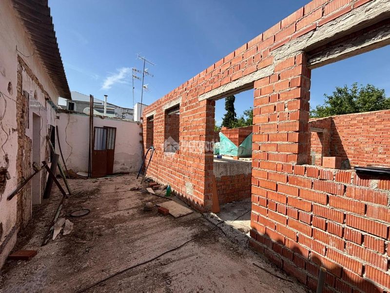 Foto e62f3abc-2823-461c-9573-bfeee015d6f0. Casa aparellada a Écija