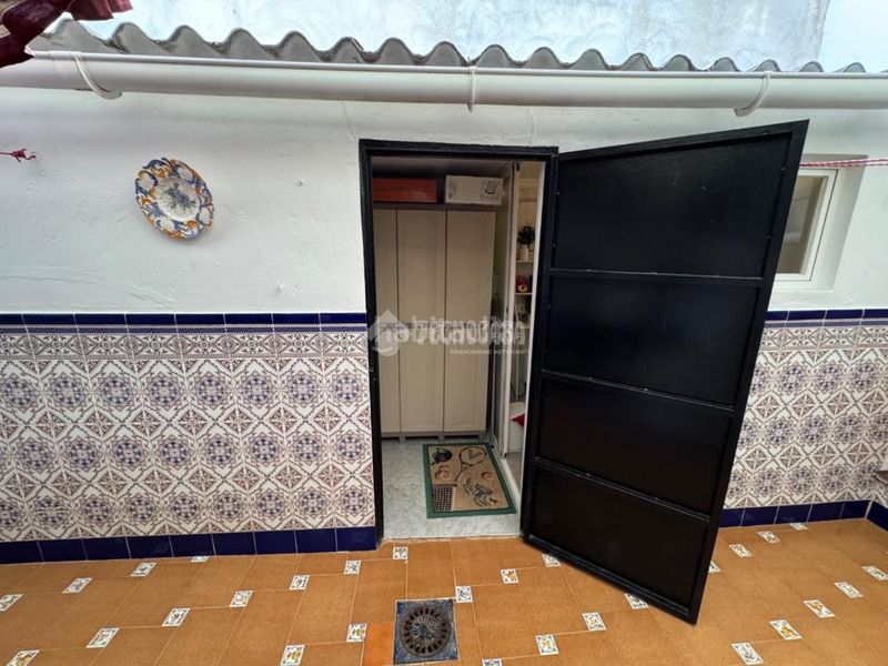 Foto 1a353eab-ba32-4b50-a5b4-7a340f4d11c5. Casa aparellada a Écija