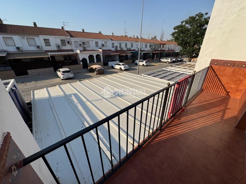 Foto 4be92241-0fe3-43e2-bc54-875a5601ee4c. Casa aparellada a Écija