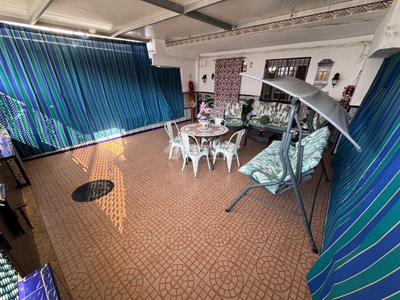 Foto 603bd602-5c56-4c34-8692-a1846c6a3b0a. Casa aparellada a Écija