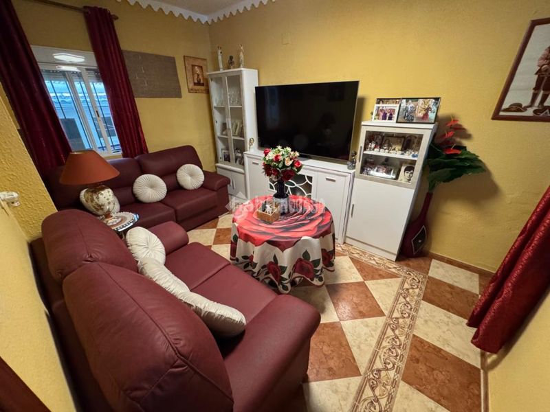 Foto 77f2f28c-c1fb-4818-96b5-782dd7347a52. Casa aparellada a Écija