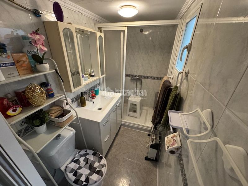 Foto d561af50-a9d2-4c92-8e8d-bf9ed72c1256. Casa aparellada a Écija