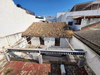 Casa aparellada a Écija. Casa en venta en écija