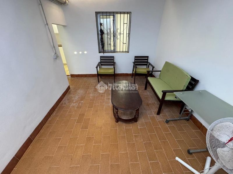 Foto aebb9755-7d39-4b8b-8488-988c0bd0c01f. Casa aparellada a Écija