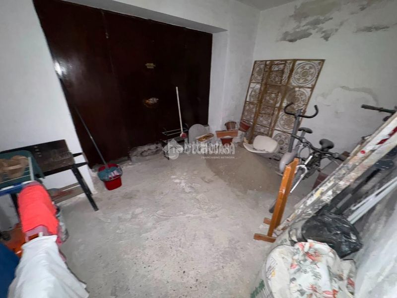Foto 04efad30-a88a-4058-afe6-4c08a14c45af. Casa aparellada a Écija