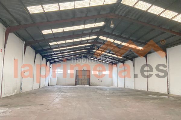Foto f0f2f873-6ec0-4cb2-b30f-c00bd174b7aa. Affitto capannone industriale in Massanassa