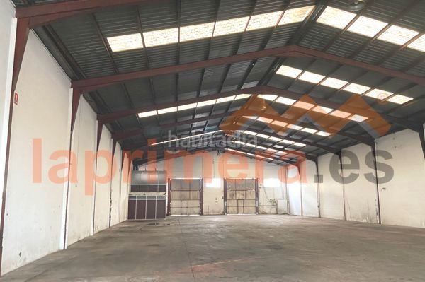 Foto fba085d5-1ea8-4744-937c-8fff0fbb56a3. Affitto capannone industriale in Massanassa