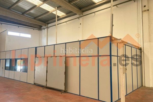 Foto c9a252e2-ab09-4190-8e2b-a4a1f92703a3. Lloguer nau industrial a Alaquàs