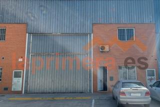 Industrial building in Carretera de Caceres 16