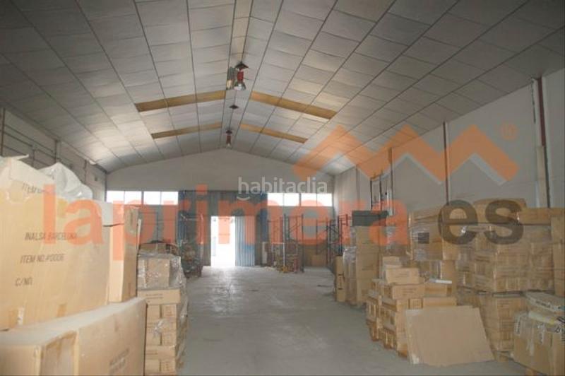 Foto c52c45a0-0e92-4d5a-9159-8bc4d3ddd53c. Rent industrial building in Aldaia