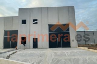 Affitto Capannone industriale in Ronda levante 14. Nave alquiler xirivella
