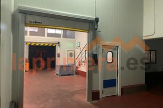 Lloguer Nau industrial a Polígono Mas del Jutge. Nave con camaras frigorificas en alquiler