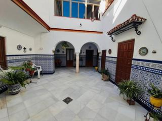 Casa a Écija. Exclusividad...!!!
1080- se vende casa en el centro de écija..!