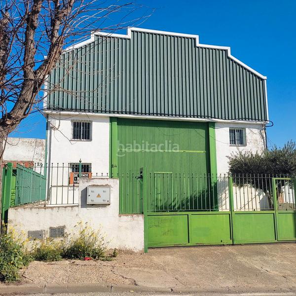 Foto c007df4f-7132-47ca-897b-62dbd933f20c. Capannone industriale in Écija