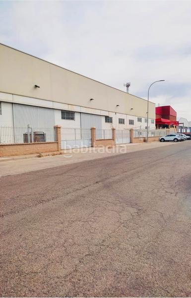 Foto 42741c4f-e611-4e81-9b2a-d048a8507ebd. Bâtiment à usage industriel dans Écija
