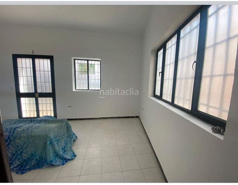 Foto bc182d61-1bea-4d08-979e-2d498bb9ed15. Local comercial a Écija