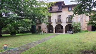 Masia  Barrio quijas. Palacio casona solariega siglo xvii en quijas cantabria