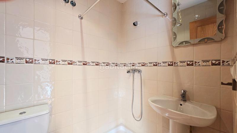 Foto 1f70fde2-7193-42a6-94bb-46987a3d9439. Casa adossada amb calefacció aparcament a Cudón Miengo