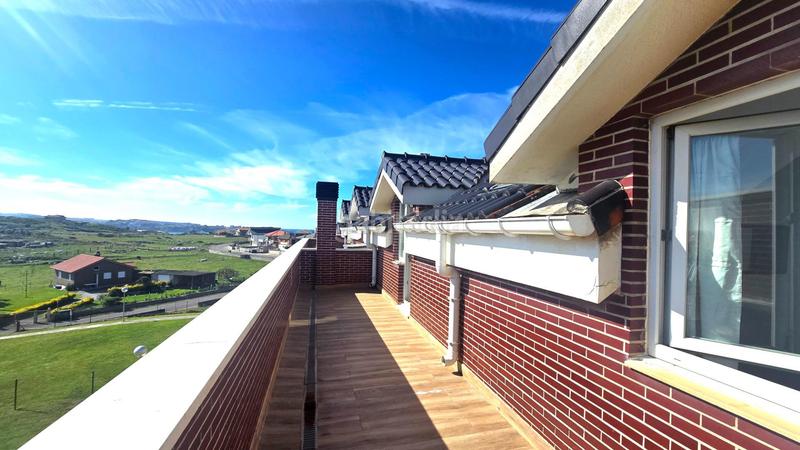 Foto c3da68f2-7251-402f-a483-048591505c2e. Àtic amb calefacció aparcament piscina a Cuchía Miengo