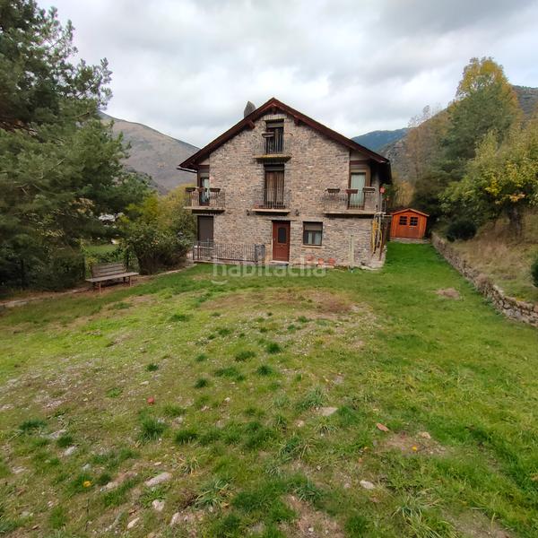 Foto b45dbaf0-92a7-413c-971e-108ff33570d0. Casa en Sort