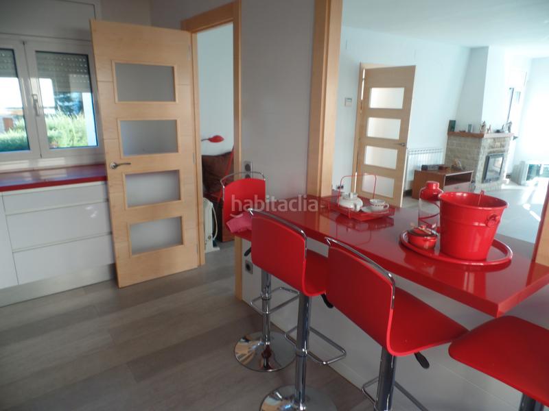 Foto 0847a26e-eab1-43b8-a9b9-3a2346e7f624. Location maison avec parking dans Moià