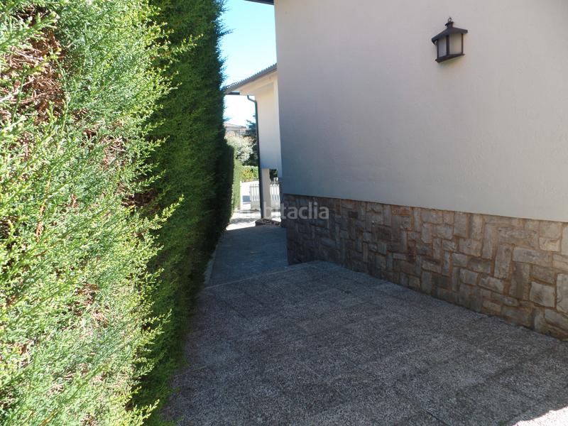 Foto 57786cf0-c3f5-4cc5-910b-0bdd92f07316. Location maison avec parking dans Moià