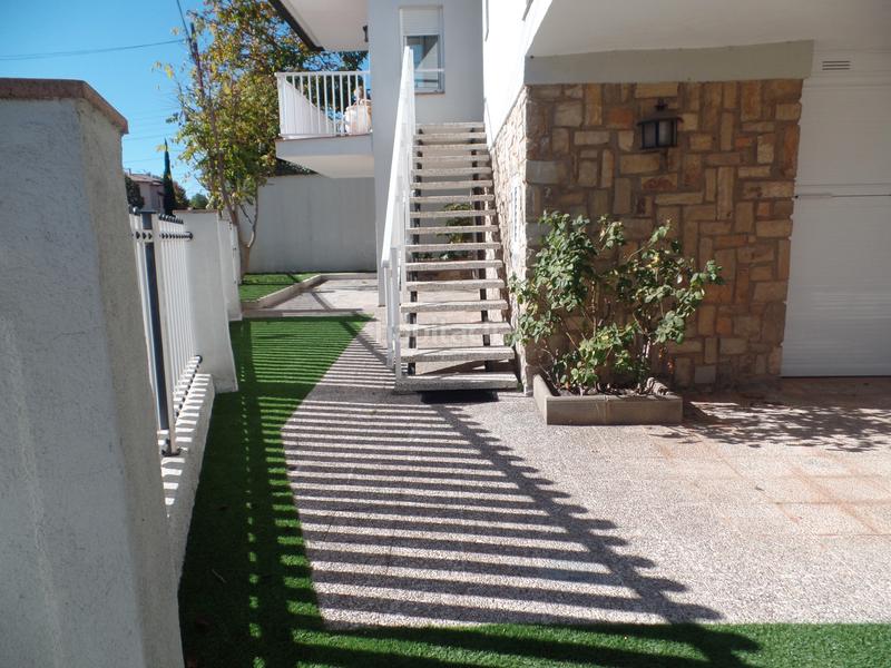 Foto 967f8cdc-a9e8-4928-a359-09630dfcdf7a. Location maison avec parking dans Moià