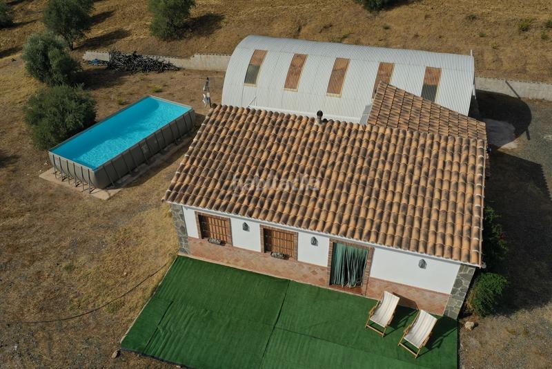 Foto 3611f226-1392-4a5d-90c8-30c6fe0d9618. Masia amb calefacció aparcament piscina a Alozaina