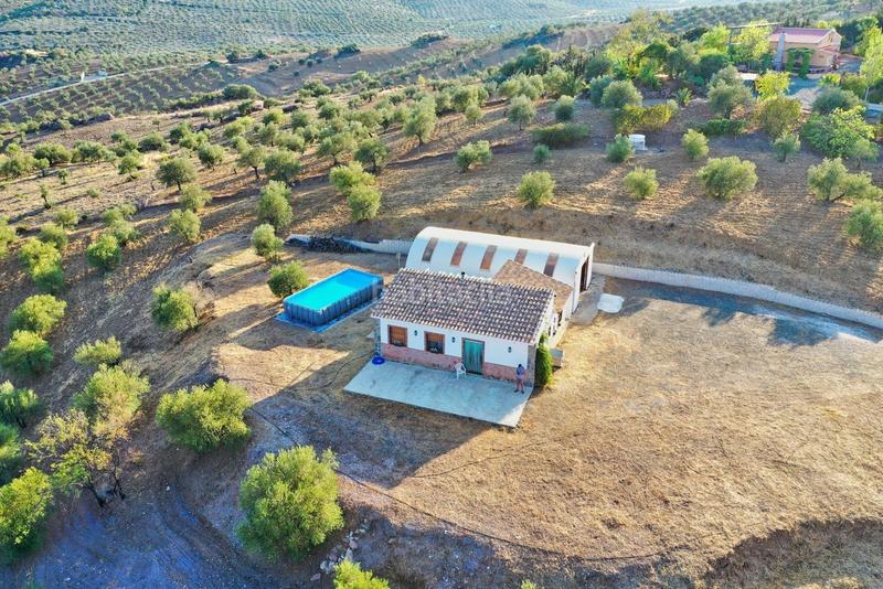 Foto a93861f3-77f9-4058-ba9e-a00aad22a338. Masia amb calefacció aparcament piscina a Alozaina