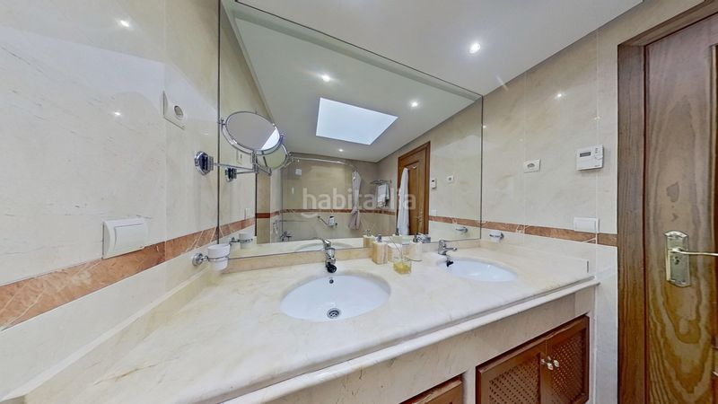 Foto b96b845f-0816-4bf7-a956-a3a679ab0f91. Àtic amb calefacció aparcament piscina a Las Chapas - Alicate Playa Marbella