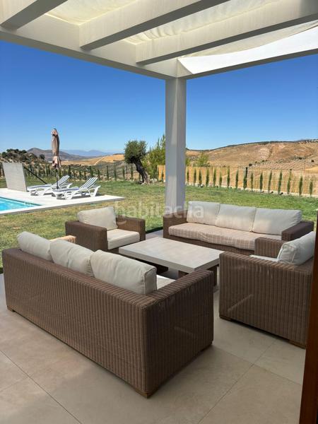 Foto 3dcaceb9-497a-4da0-bbb1-853c44466420. Xalet amb piscina a Colmenar