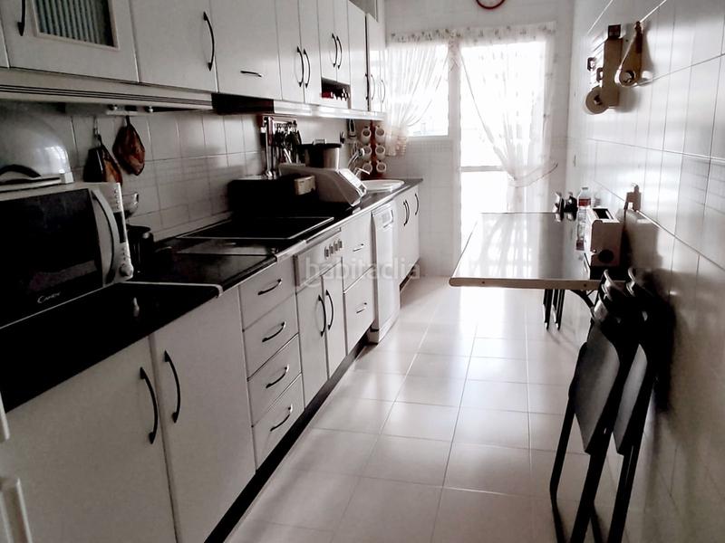 Foto 92020502-2d53-4099-a360-619df6a407c3. Pis amb piscina a Viña Málaga Torre del Mar