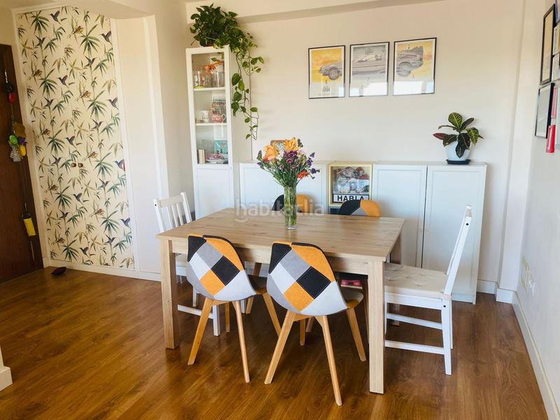 Foto 36de8358-4569-42ce-bf15-3b39d9a96073. Piso en venta piso calle argentea 13 7c, carranque. en Málaga